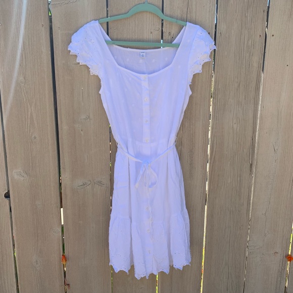 Old Navy Dresses & Skirts - Old Navy lace button down dress with slip